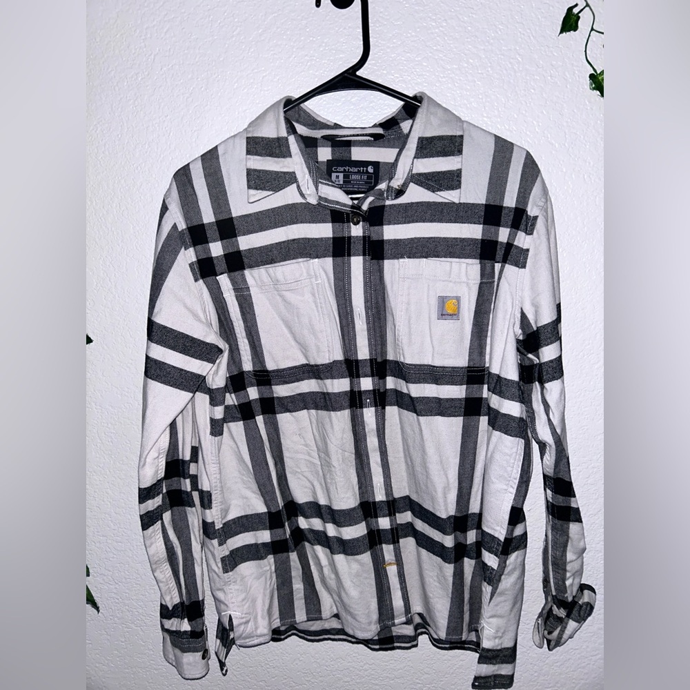Comfy Carhartt loose fit flannel!